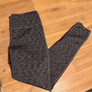 Aritzia TNA leggings - size M